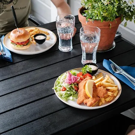 ベッド・アンド・ブレックファスト Restaurang Sybarit