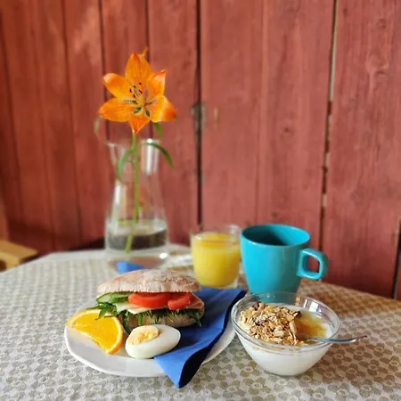 住宿加早餐酒店 Restaurang Sybarit Houtskar